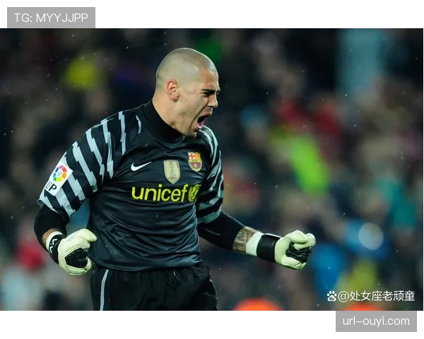 曝巴萨训练中重点演练破密集防守的边中结合战术 曝巴萨训练中重点演练破密集防守的边中结合战术